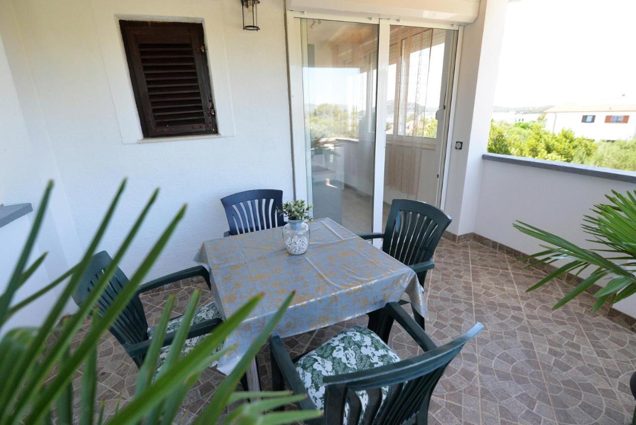 Apartment Zena 穆泰尔岛 外观 照片